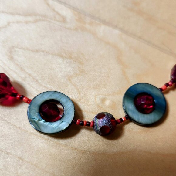 Handcrafted Necklace with Red Faceted and Round Beads Grey Mother of Pearl MOP - Picture 6 of 9